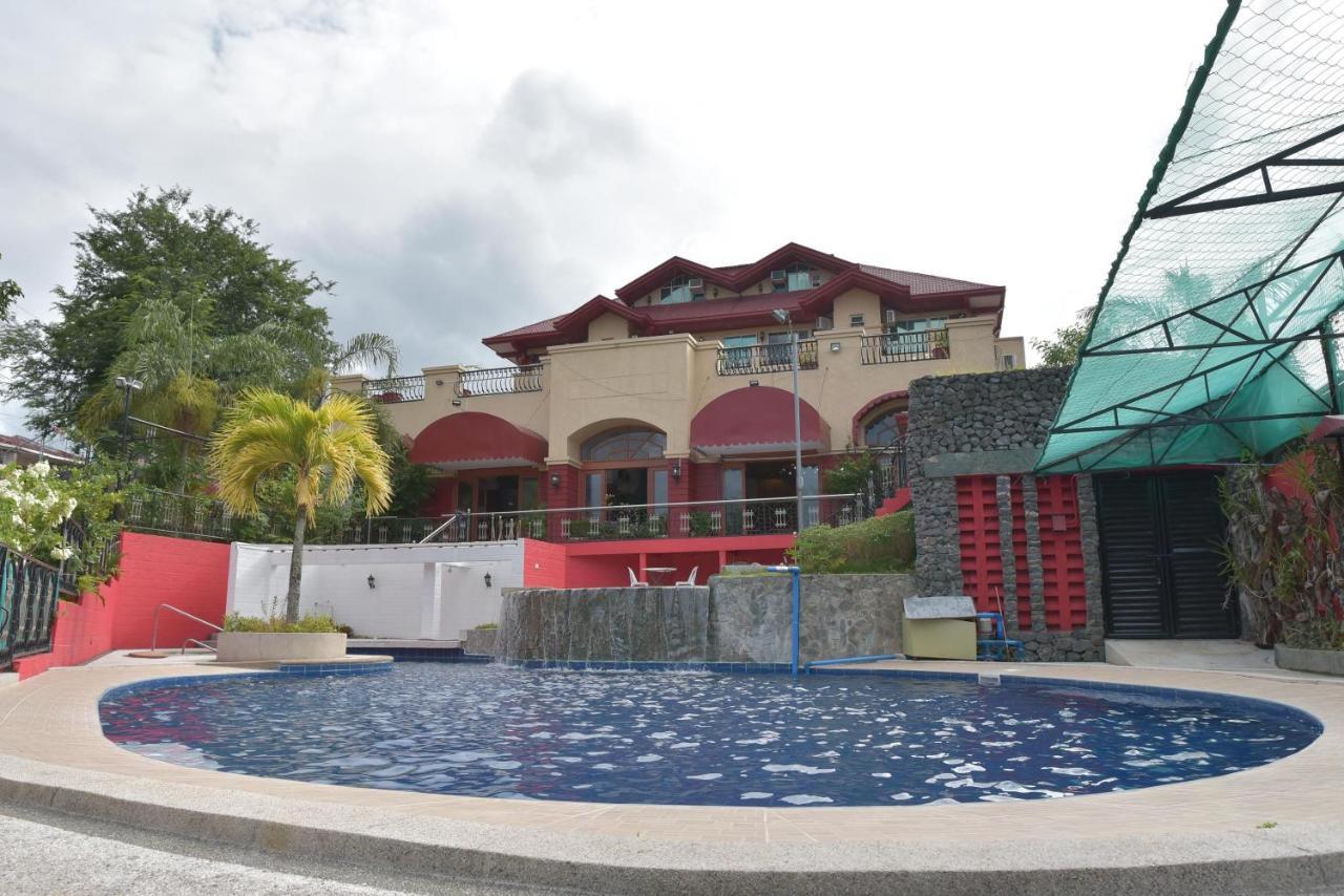 Ang Tahanan Ni Aling Meding Hotel And Restaurant San Pablo Extérieur photo